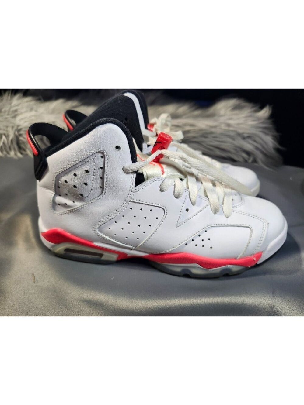 Air Jordan 6 Retro bg size 5Y